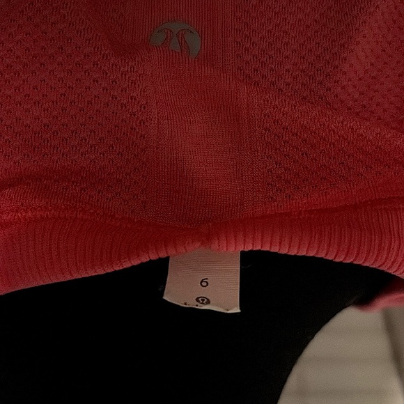 Lululemon Long Slv Pink Top with a very large but descrete logo over the front - Picture 12 of 15